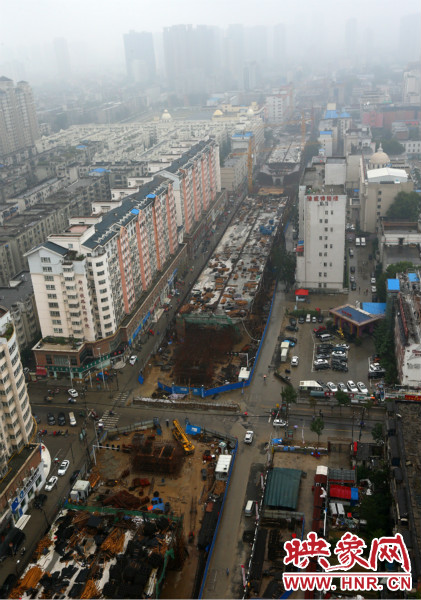隴海路高架橋已雛形顯現(xiàn)。