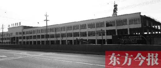 家居建材城已經(jīng)封頂，可耿莊村的安置房還未見蹤影。
