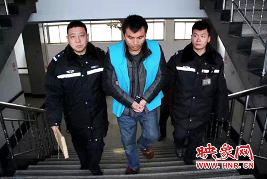 警方已經(jīng)將肇事嫌疑人控制。