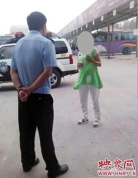民警把這名女子送到了蘭考汽車站，給她買了回老家濮陽的車票