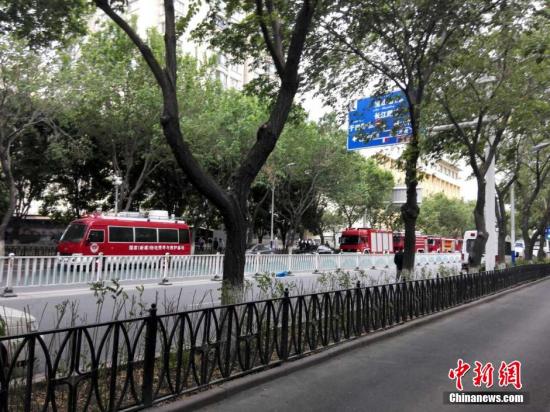 5月22日7時(shí)50分許，烏魯木齊市沙依巴克區(qū)公園北街早市發(fā)生一起爆炸案，造成人員傷亡。
