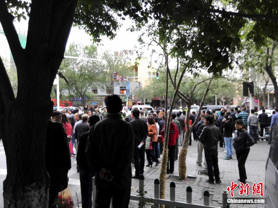自治區(qū)和烏魯木齊市有關(guān)部門(mén)迅速處置，傷員已全部送往醫(yī)院救治。