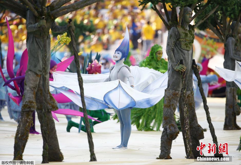 北京時(shí)間6月13日凌晨2時(shí)，巴西世界杯正式拉開(kāi)帷幕。