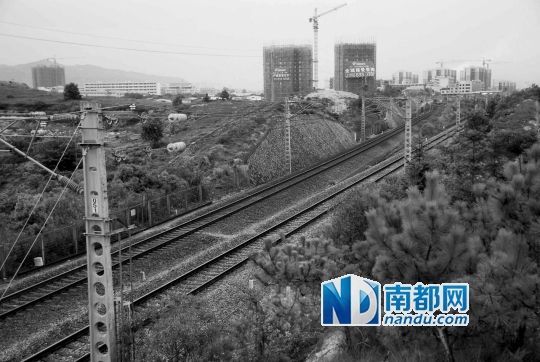 　東源縣法院院長被火車撞亡事發(fā)地段。