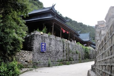 一處仿古“娛樂廳”位于山莊深處。