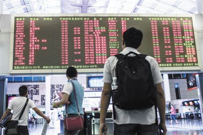26日，杭州蕭山機(jī)場(chǎng)，航班大面積延誤。圖/CFP
