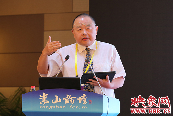 清華大學(xué)國(guó)學(xué)院副院長(zhǎng)劉東演講。