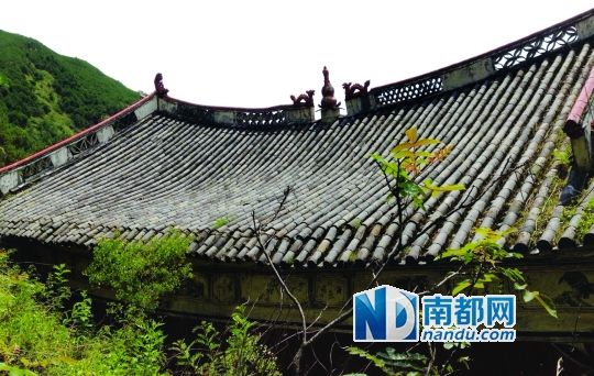 　照光寺在致歉微博中稱，該寺位于蒼山之上，年久失修，且沒有防火通道。