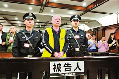 　昨日，廣州白云農(nóng)工商聯(lián)合公司原總經(jīng)理張新華被法院一審判處死刑。《廣州日報》供圖