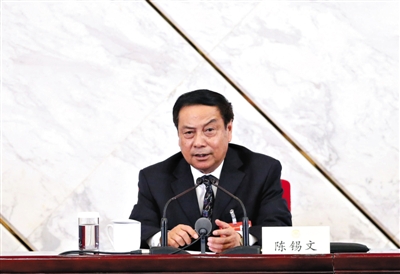 　全國(guó)政協(xié)委員、中央農(nóng)村工作領(lǐng)導(dǎo)小組副組長(zhǎng)陳錫文。