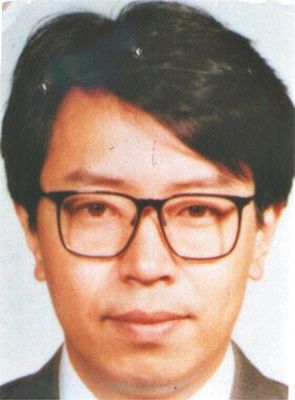 姚耿 現(xiàn)年53歲，外逃前任云南省五礦化工進(jìn)出口（集團(tuán)）公司上海浦東分公司經(jīng)理
