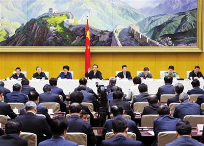 5月12日，國(guó)務(wù)院召開推進(jìn)簡(jiǎn)政放權(quán)放管結(jié)合職能轉(zhuǎn)變工作電視電話會(huì)議，李克強(qiáng)總理發(fā)表講話。新華社記者