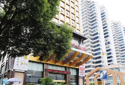 衡陽官員趙安民與之保持聯(lián)系，并邀約女子在這家酒店房間見面。
