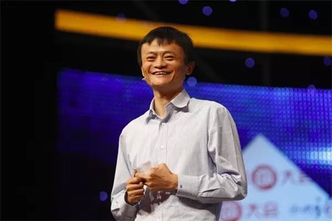 2011年8月17日，阿里巴巴集團宣布，將提供30億元無息貸款，幫助員工解決首次置業(yè)問題，每人最高可申請30萬元。此外，阿里巴巴還將投入5億元設(shè)教育基金，通過和教育機構(gòu)共同辦學(xué)、與現(xiàn)有學(xué)校合作，解決員工子女入園、上學(xué)問題;向基層員工發(fā)放一次性的物價、子女教育補貼，預(yù)計總額超過4000萬元。