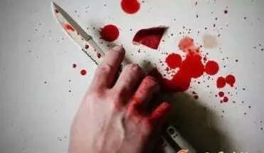 男子用被子捂死妻子 在其胸部、腹部寫(xiě)下我愛(ài)你