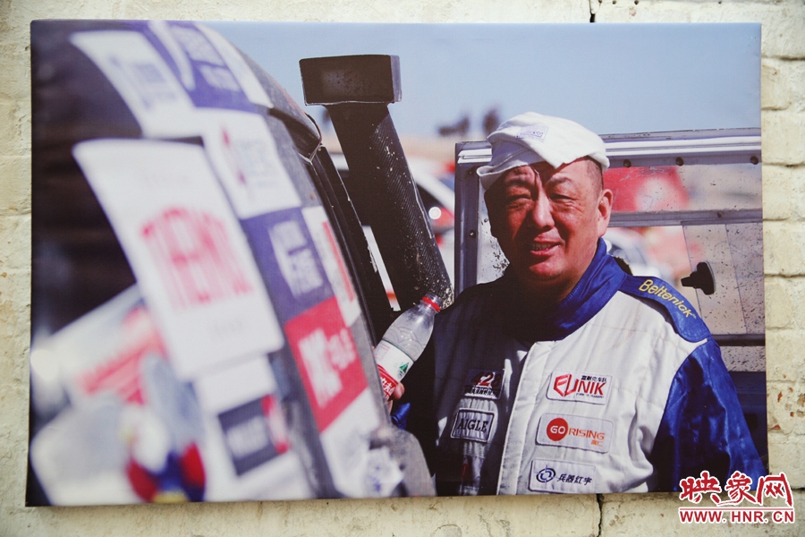 賽車的世界、更是男人的世界。圖為部分參展攝影作品。
