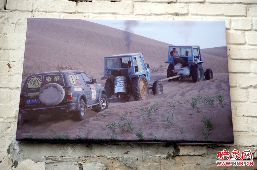 賽車的世界、更是男人的世界。圖為部分參展攝影作品。
