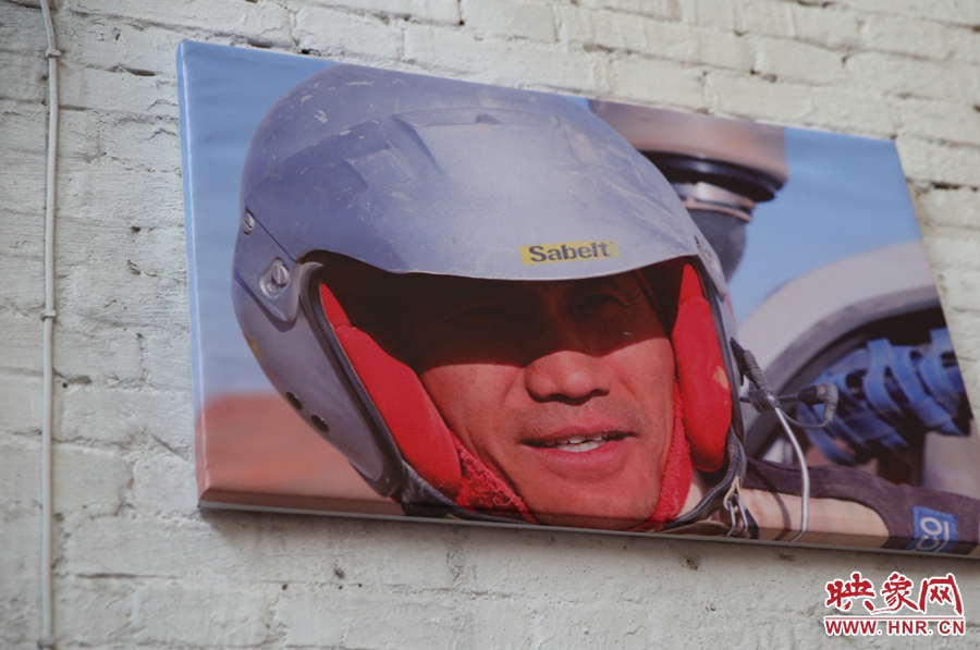 賽車的世界、更是男人的世界。圖為部分參展攝影作品。