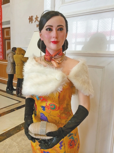若不是這身似是而非的衣服，你能認(rèn)出這是范冰冰嗎？