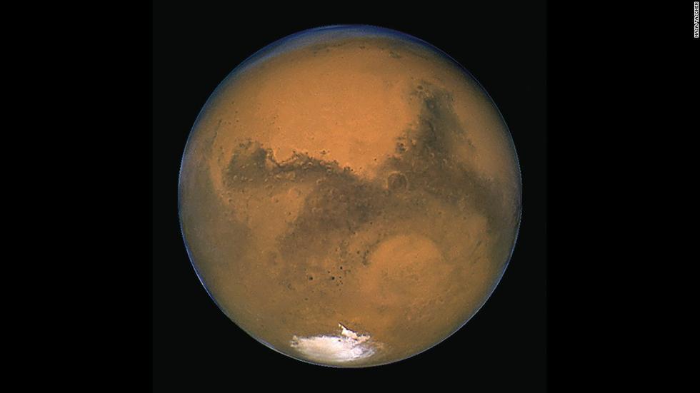 哈勃望遠鏡剛進入太空就遇到了個大問題：它的主鏡片存在缺陷，導致成像模糊。