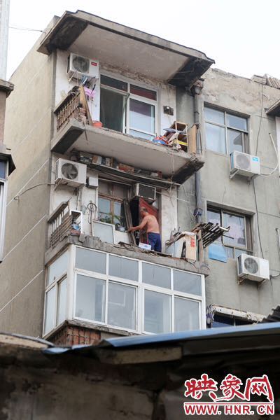 據(jù)了解，該棟房屋建造于1986年，距今已經(jīng)30年。
