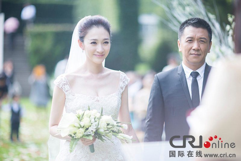 李小冉比利時辦婚禮 朱丹、鐘欣潼、應(yīng)采兒做伴娘