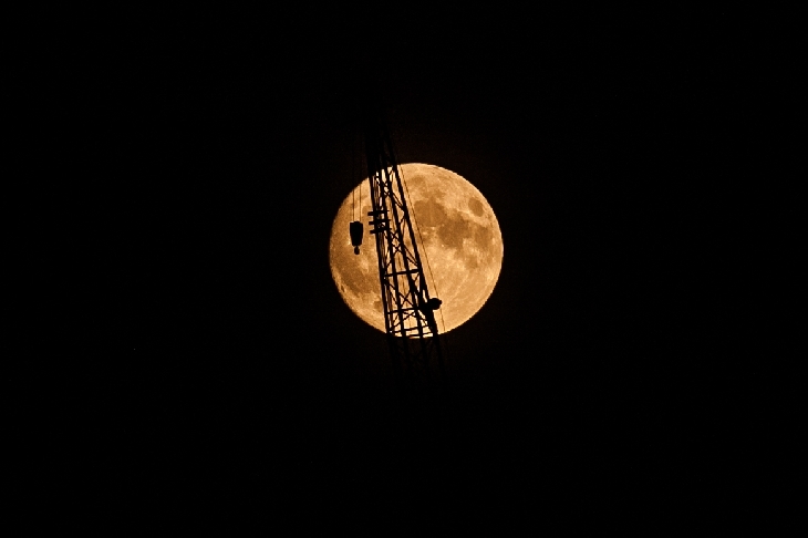 68年來最大！今晚夜空上演超級月亮