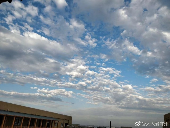 又被鄭州的藍(lán)天刷屏！隨便一拍就是手機(jī)壁紙