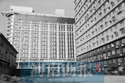 因購房尾款沒有交齊，鄭州一小區(qū)多戶業(yè)主的生活用水被停掉，有的連續(xù)半個(gè)月沒水吃。