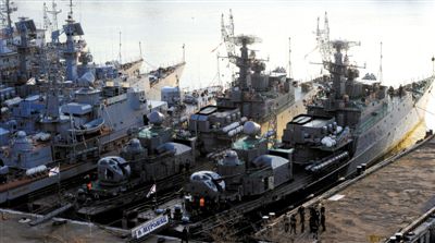 4月1日，?？吭诳死锩讈喨咚雇胁柕能娕灒渲幸灿袨蹩颂m海軍軍艦。