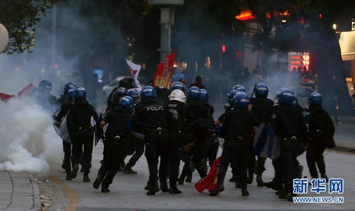 土耳其東南部抗議“伊斯蘭國(guó)”示威引發(fā)嚴(yán)重沖突 土耳其東南部抗議“伊斯蘭國(guó)”示威引發(fā)嚴(yán)重沖突