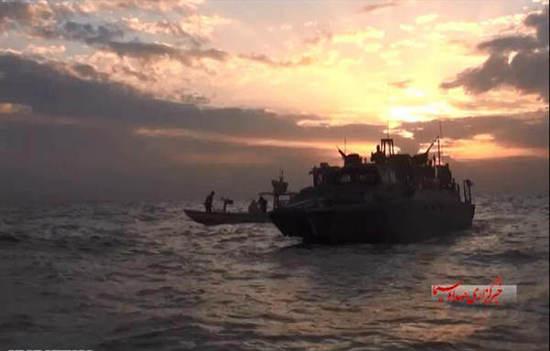 圖為被伊朗俘獲美軍艦艇。