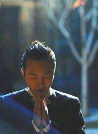 網(wǎng)傳李玉剛“出家”的照片。