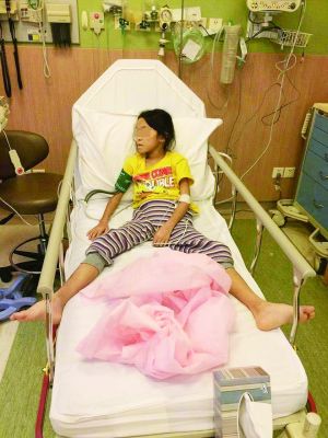 病危的8歲中國女孩菲比。