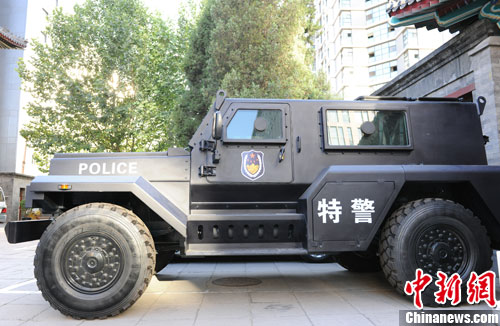 　　國產輕型聯合越野戰(zhàn)車側面照。張龍云攝