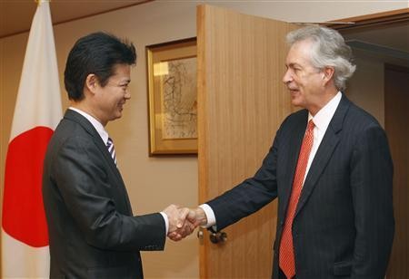 10月15日上午，日本外相玄葉光一郎與到訪的美國常務(wù)助理國務(wù)卿伯恩斯在日外務(wù)省舉行了會談。