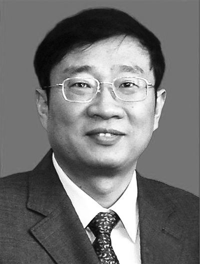 殲-15飛機研制現(xiàn)場總指揮羅陽，因突發(fā)急性心梗殉職，享年51歲