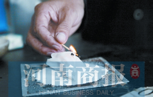 實驗中，面膜不能被引燃