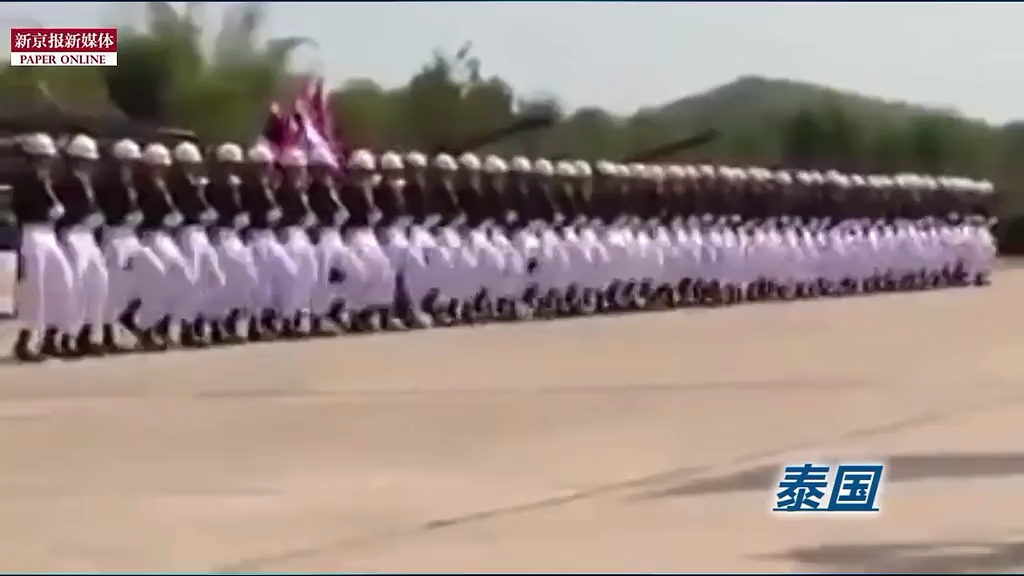 那些年摩托、樹(shù)人、斧頭兵上演的有趣閱兵式