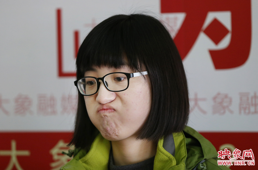偶爾來個這樣的表情，算是放松緊張的心情吧！