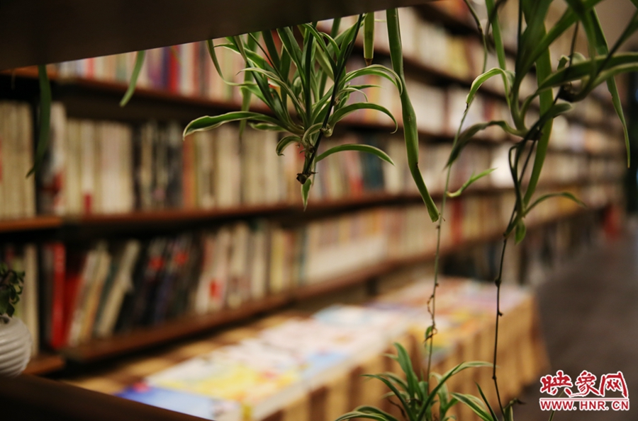 書(shū)店內(nèi)的裝飾。