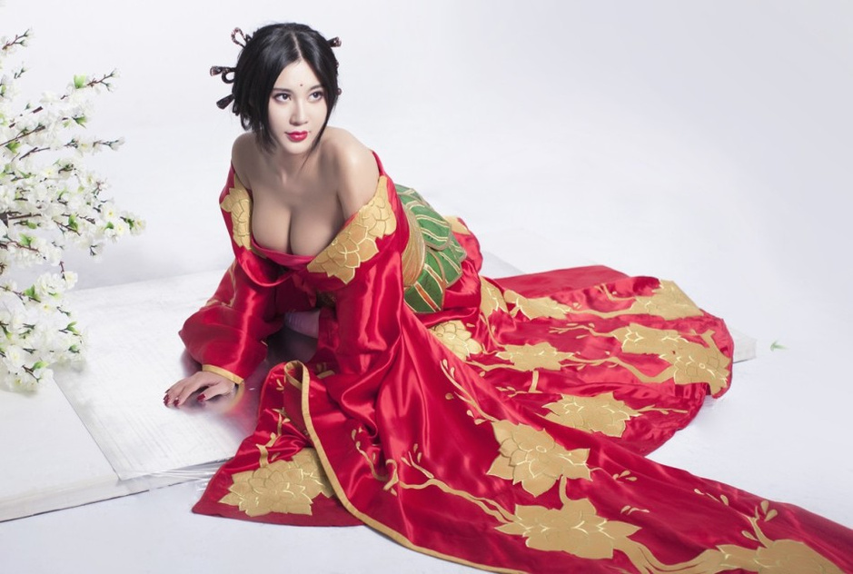 乳神穿越成貂蟬性感撩人 ?；ㄉ矸菔苜|(zhì)疑